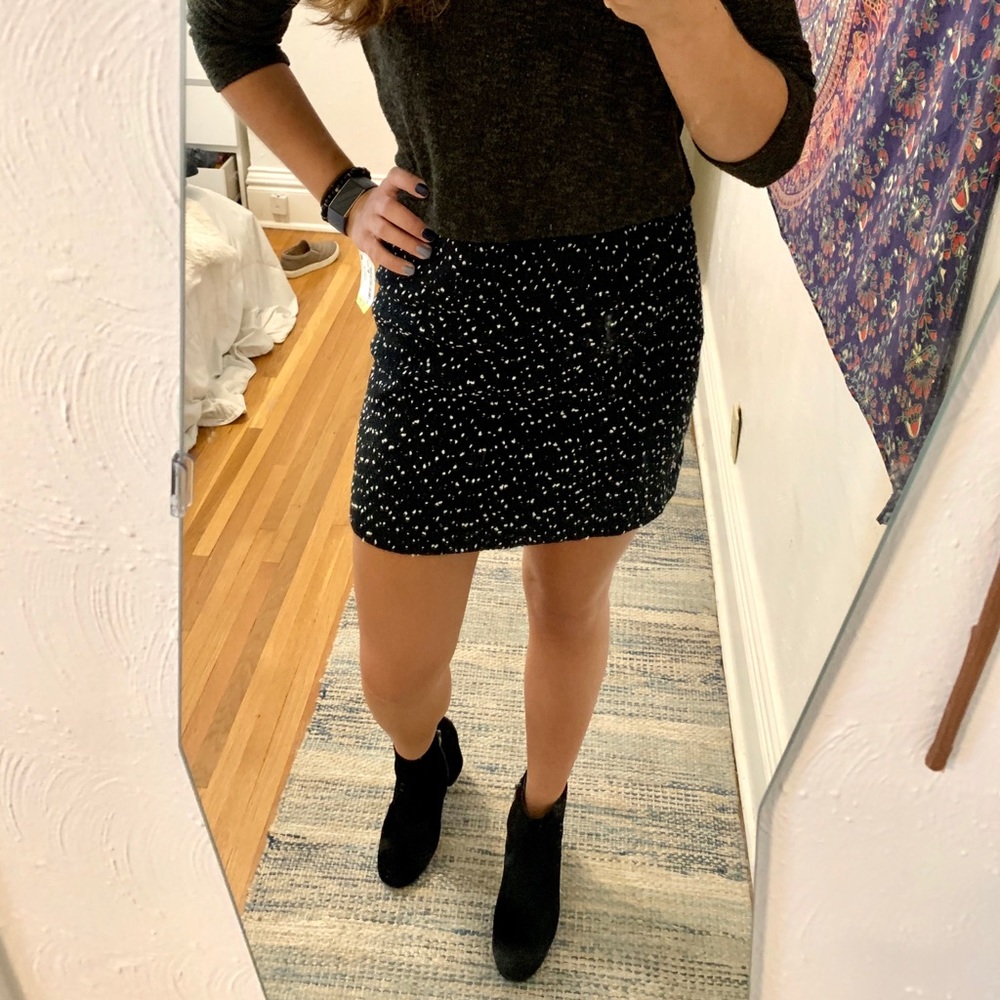 Limited skirt